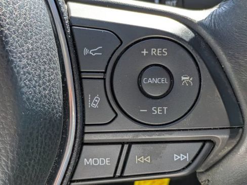 Used 2020 Toyota Camry SE FWD image 23