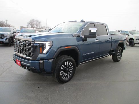 Certified 2024 GMC Sierra 2500 Denali Ultimate w/ Max Trailering Package image 10