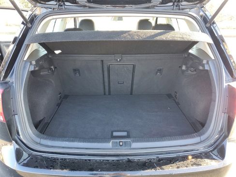 Used 2015 Volkswagen Golf S image 6