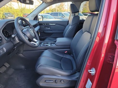 Used 2025 Honda Pilot Touring image 11