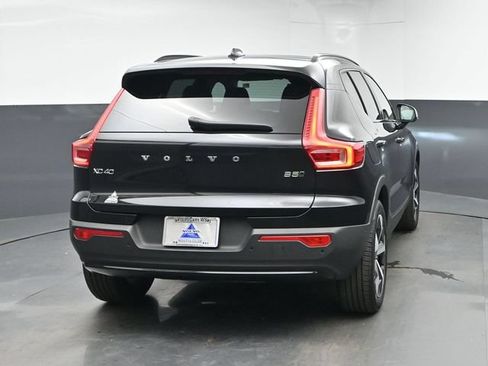 Used 2025 Volvo XC40 B5 Plus AWD/4WD image 8