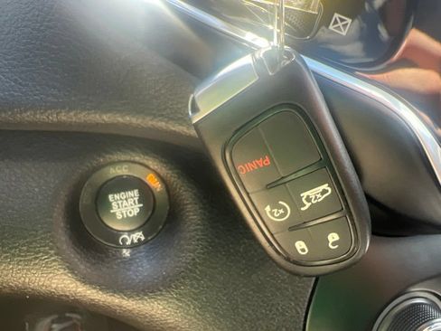 Used 2021 Jeep Cherokee Limited w/ Trailer Tow Group AWD/4WD image 41