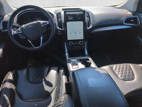 Used 2024 Ford Edge Titanium image 18