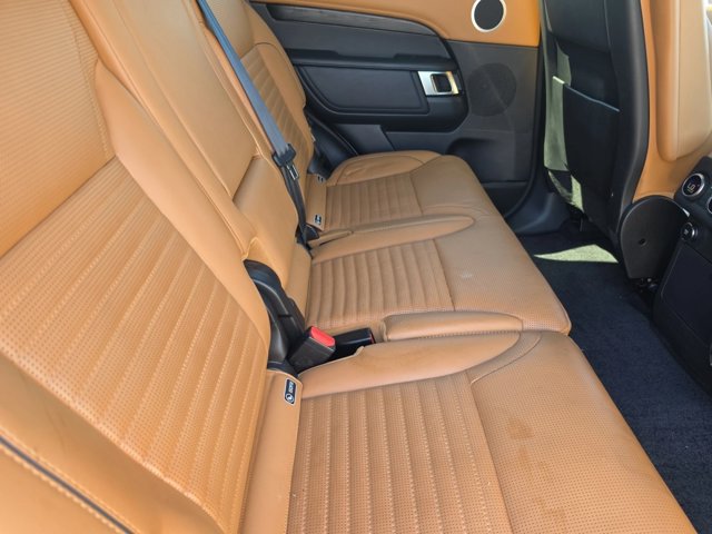 Used 2020 Land Rover Discovery HSE Luxury AWD/4WD image 16
