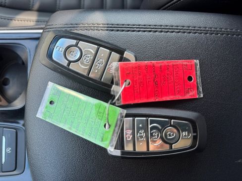 Used 2019 Ford Edge SEL w/ Equipment Group 201A image 38