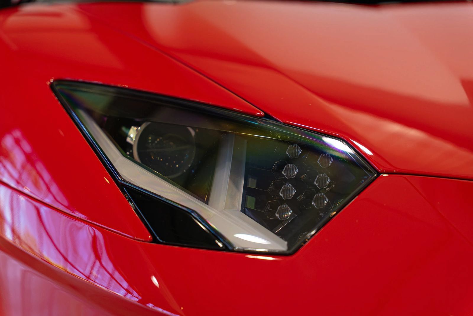 Used 2018 Lamborghini Aventador S AWD/4WD image 4