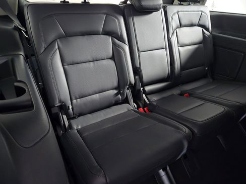 New 2026 Lincoln Navigator Premiere AWD/4WD image 19