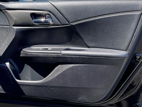 Used 2017 Honda Accord Sport image 22