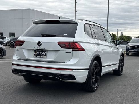 Used 2023 Volkswagen Tiguan SE R-Line AWD/4WD image 3