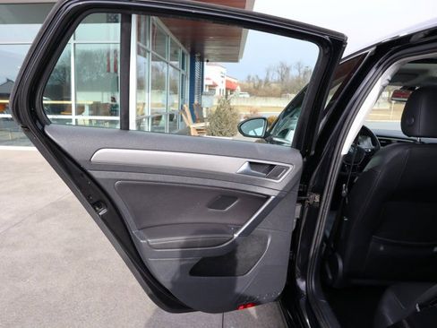 Used 2017 Volkswagen Golf Wolfsburg Edition image 17