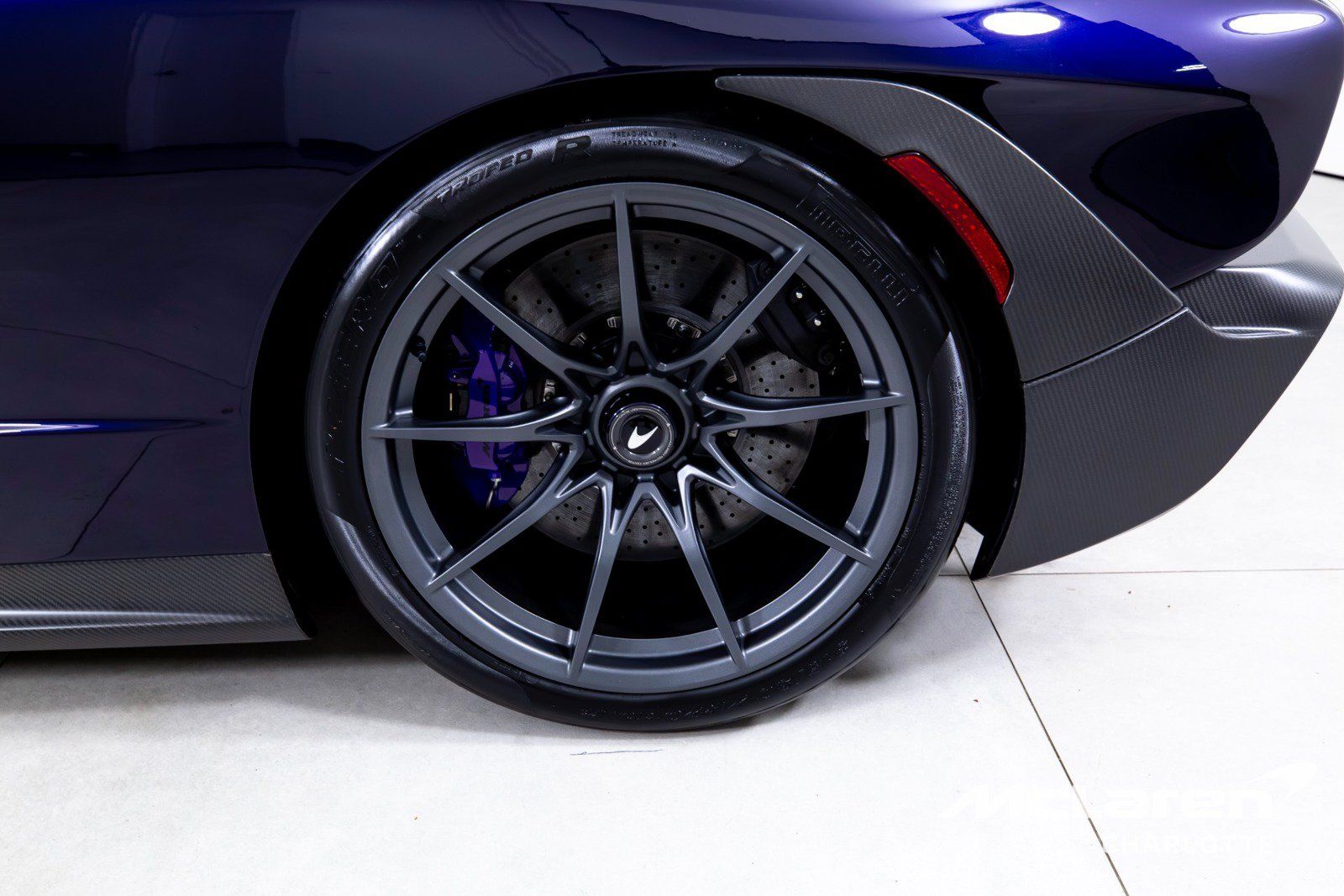 Used 2019 McLaren Senna RWD image 31