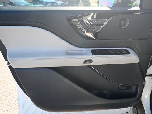 Used 2025 Lincoln Aviator Reserve w/ Jet Appearance Package image 13