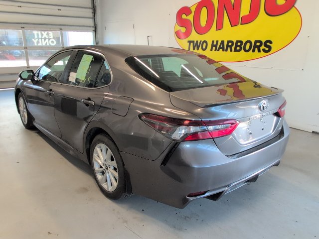 Used 2024 Toyota Camry SE FWD image 3