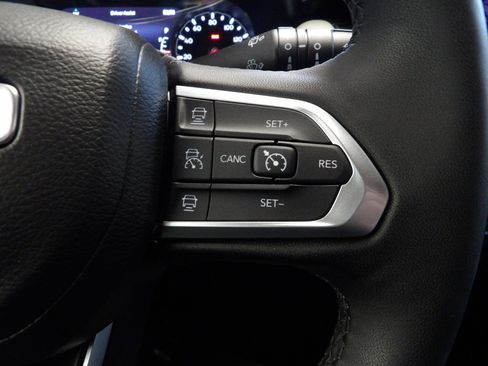 Used 2024 Jeep Compass Limited image 29