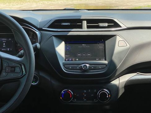 Used 2023 Chevrolet TrailBlazer LT FWD image 20