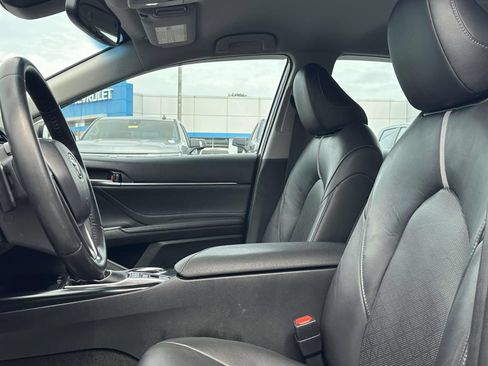 Used 2018 Toyota Camry XSE FWD image 23