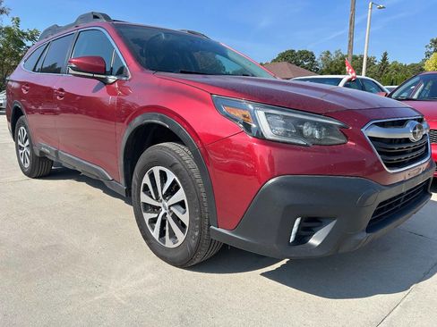 Used 2021 Subaru Outback Premium image 2