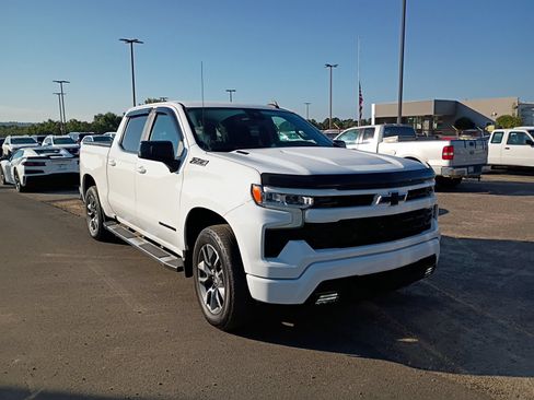 Used 2022 Chevrolet Silverado 1500 RST w/ Z71 Off-Road Package AWD/4WD image 3