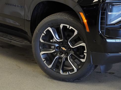 New 2026 Chevrolet Suburban RST w/ Comfort Package AWD/4WD image 8