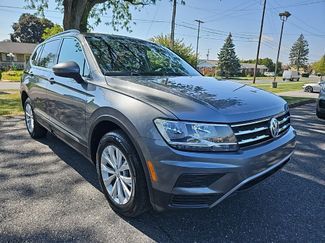 Used 2018 Volkswagen Tiguan SE w/ Panoramic Sunroof Package image 1