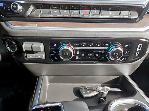 New 2026 GMC Sierra 1500 SLT w/ SLT Premium Package AWD/4WD image 25