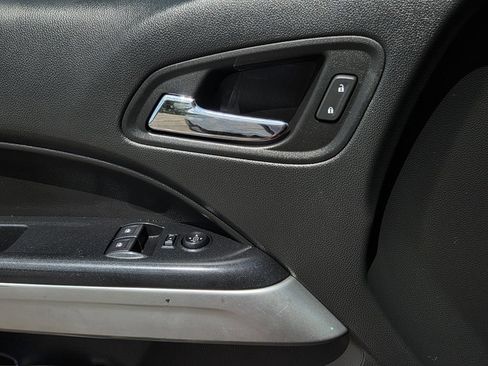 Used 2022 Chevrolet Colorado LT w/ Fleet Safety Package RWD image 18