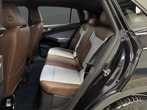 Used 2023 Volkswagen ID.4 Pro image 26