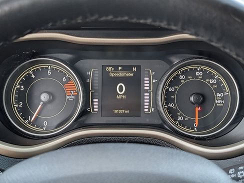 Used 2017 Jeep Cherokee Latitude image 34