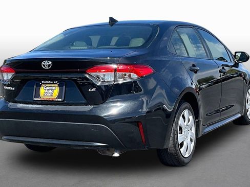 Used 2022 Toyota Corolla LE image 2