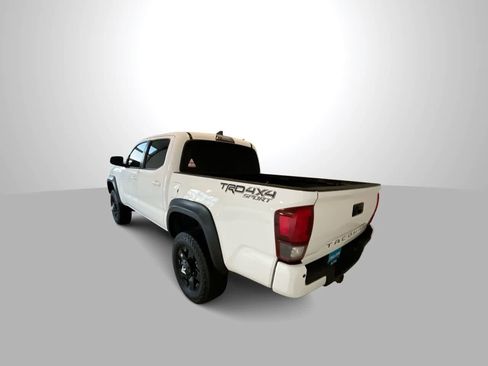 Used 2019 Toyota Tacoma TRD Sport w/ Technology Package AWD/4WD image 6