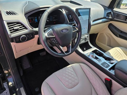 Used 2024 Ford Edge Titanium w/ Titanium Elite Package image 6