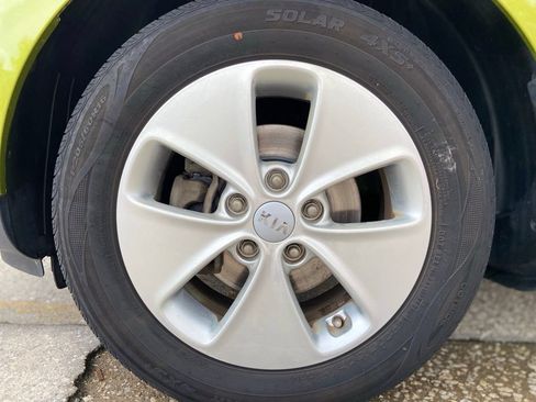 Used 2015 Kia Soul FWD image 9