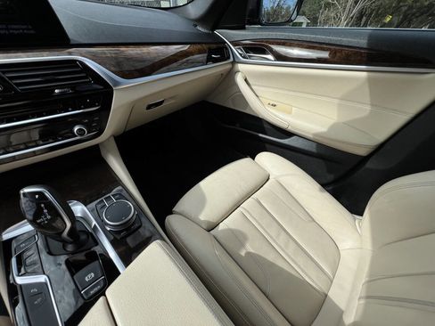 Used 2019 BMW 530i w/ Convenience Package image 21