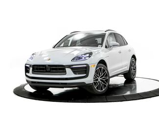 New 2026 Porsche Macan AWD/4WD video 1
