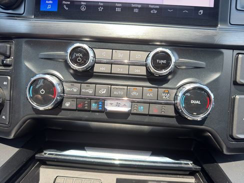 Used 2023 Ford F250 Lariat w/ Lariat Ultimate Package AWD/4WD image 31