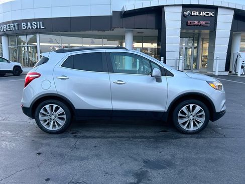Used 2020 Buick Encore Preferred AWD/4WD image 9