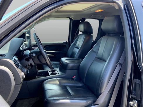 Used 2011 Chevrolet Silverado 2500 LTZ w/ LTZ Plus Package AWD/4WD image 7