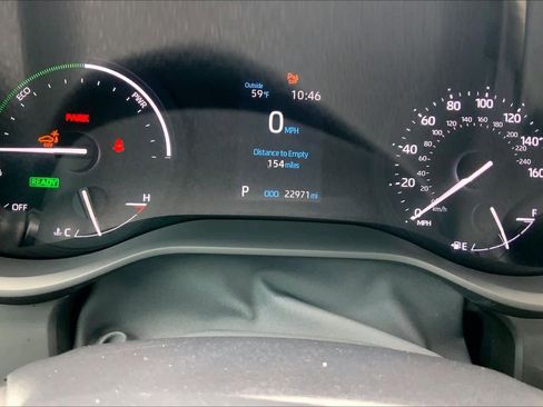 Used 2024 Toyota Sienna XLE Woodland Edition image 25