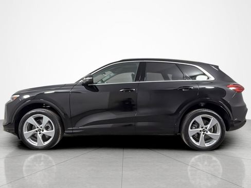 Used 2025 Audi Q5 Premium Plus w/ Premium Plus AWD/4WD image 2