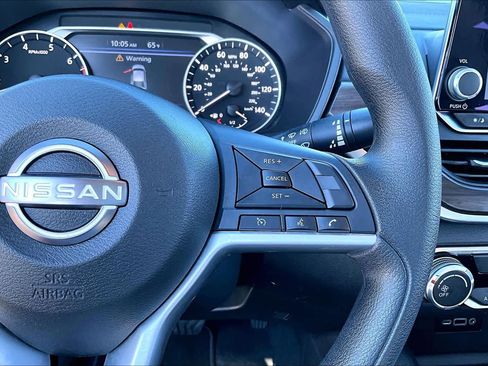 Used 2025 Nissan Altima 2.5 SV image 24