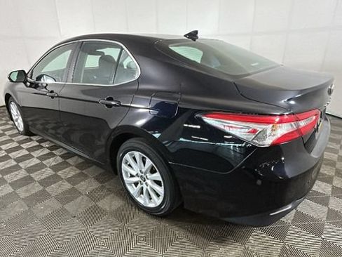 Used 2019 Toyota Camry LE FWD image 4