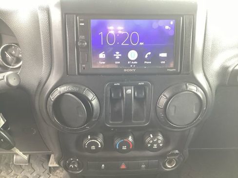 Used 2013 Jeep Wrangler Sahara w/ Connectivity Group AWD/4WD image 10