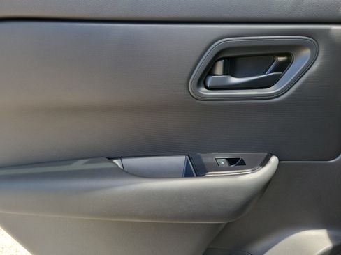 Certified 2025 Nissan Rogue S FWD image 20