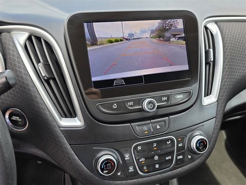 Used 2024 Chevrolet Malibu LT image 10