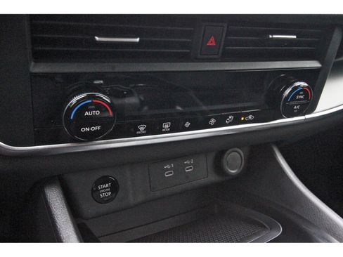 Certified 2026 Nissan Rogue SV FWD image 25