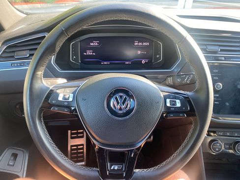Used 2020 Volkswagen Tiguan SEL Premium R-Line image 10
