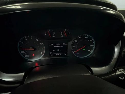 Used 2021 Chevrolet Traverse LS FWD image 11