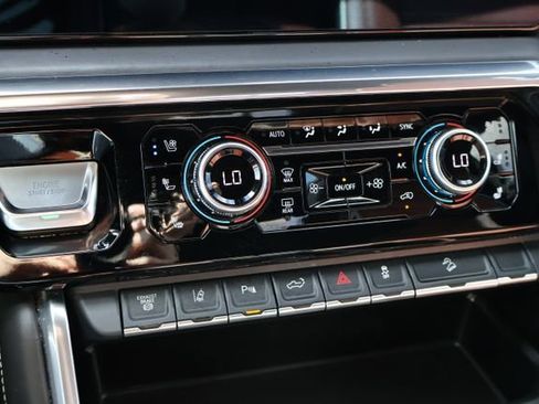 Used 2024 GMC Sierra 2500 Denali Ultimate image 17