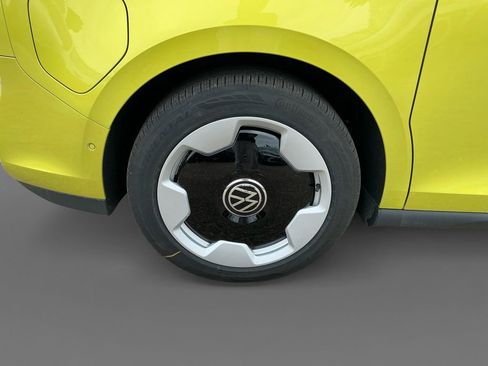 New 2025 Volkswagen ID. Buzz Pro S Plus AWD/4WD image 14