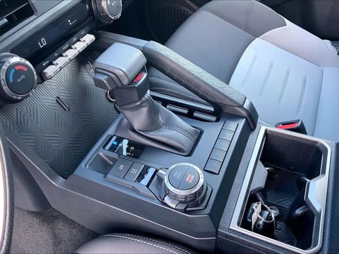 Used 2025 Toyota Tacoma TRD Sport image 16